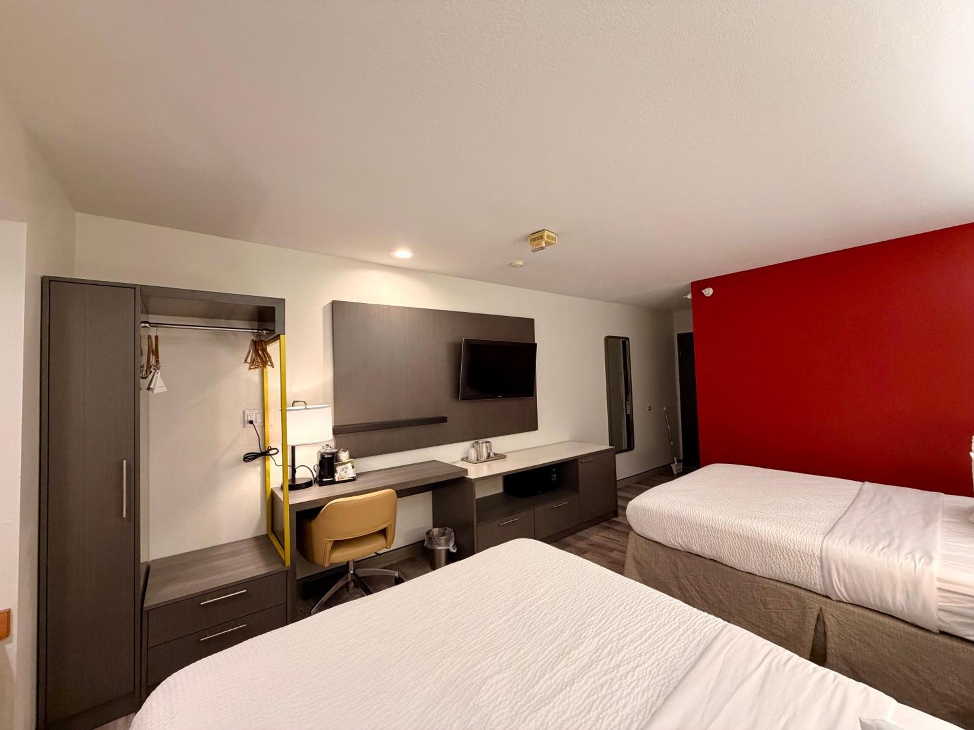 Queen Room Two Queen Beds Non-Smoking
