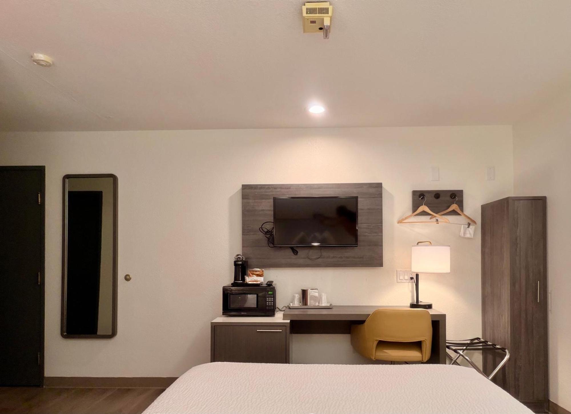Queen Room Mobility Access or Non-Smoking